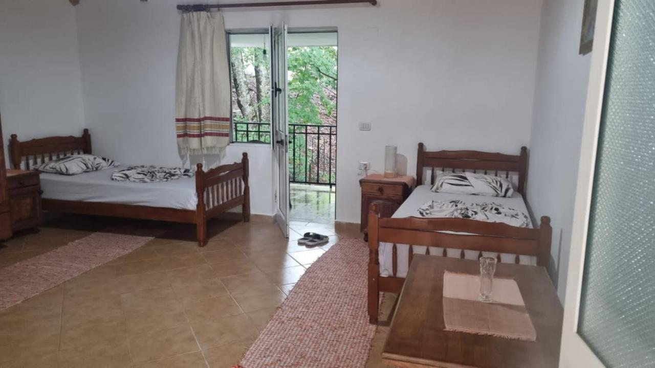 Bujtina Te Grima Hotel Theth Bagian luar foto