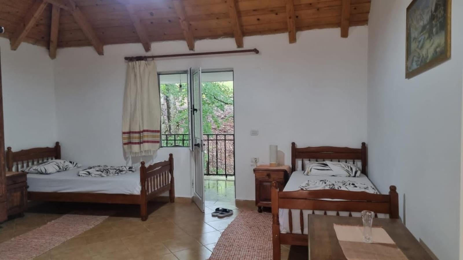 Bujtina Te Grima Hotel Theth Bagian luar foto