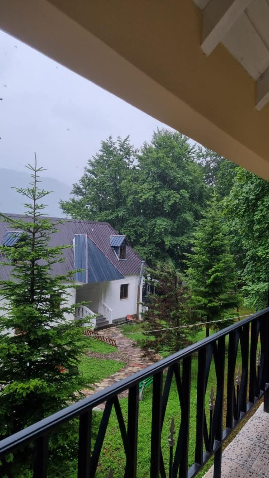 Bujtina Te Grima Hotel Theth Bagian luar foto